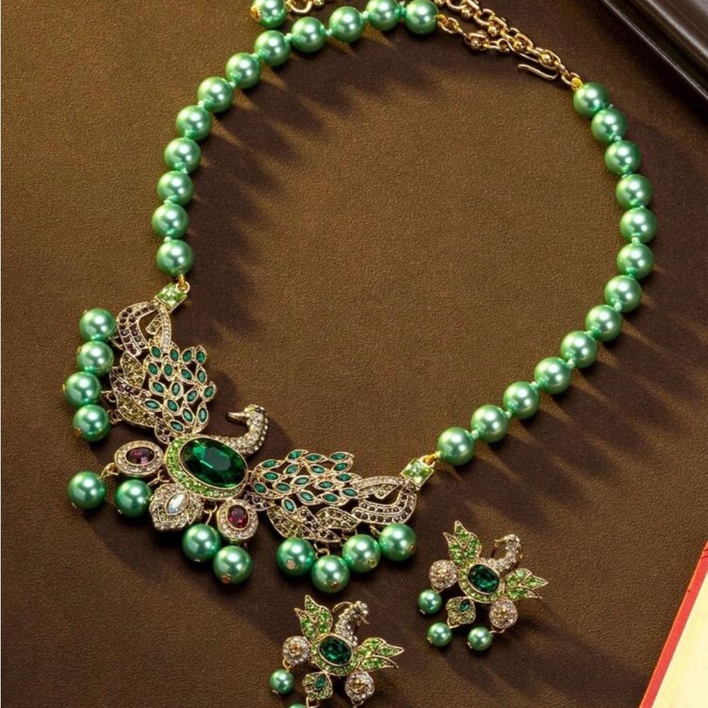 Elegant Green and Gold Peacock Necklace Set - Picture 2 of 5